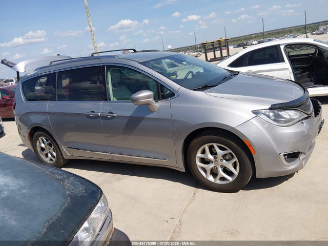 Aukcja sprzedaży 2017 Chrysler Pacifica Touring-l Plus, vin: 2C4RC1EG4HR832484, numer aukcji: 45775390