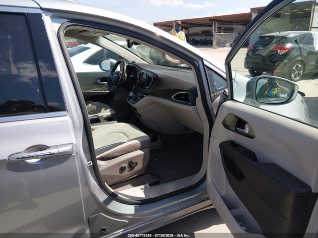 Aukcja sprzedaży 2017 Chrysler Pacifica Touring-l Plus, vin: 2C4RC1EG4HR832484, numer aukcji: 45775390
