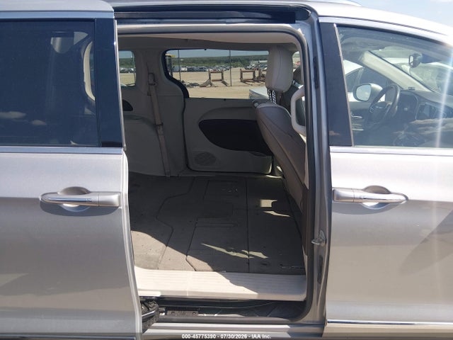 Aukcja sprzedaży 2017 Chrysler Pacifica Touring-l Plus, vin: 2C4RC1EG4HR832484, numer aukcji: 45775390