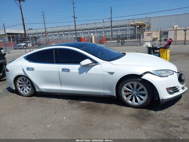 Tesla Model S P85 2014 5YJSA1H18EFP35083 Image 13