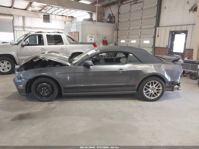 Продаж на аукціоні авто 2014 Ford Mustang V6 Premium, vin: 1ZVBP8EM7E5314704, номер лоту: 45775445