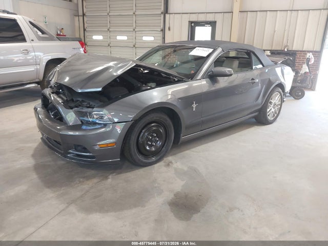 Продаж на аукціоні авто 2014 Ford Mustang V6 Premium, vin: 1ZVBP8EM7E5314704, номер лоту: 45775445