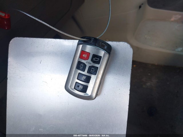 45775498 :رقم المزاد ، 5TDYK3DC8ES425313 vin ، 2014 Toyota Sienna Limited V6 7 Passenger مزاد بيع