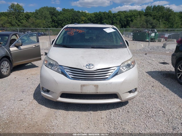 45775498 :رقم المزاد ، 5TDYK3DC8ES425313 vin ، 2014 Toyota Sienna Limited V6 7 Passenger مزاد بيع