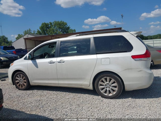 45775498 :رقم المزاد ، 5TDYK3DC8ES425313 vin ، 2014 Toyota Sienna Limited V6 7 Passenger مزاد بيع