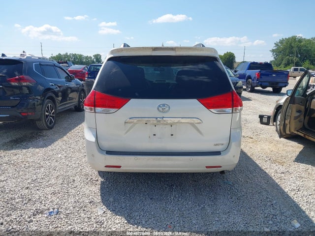 45775498 :رقم المزاد ، 5TDYK3DC8ES425313 vin ، 2014 Toyota Sienna Limited V6 7 Passenger مزاد بيع