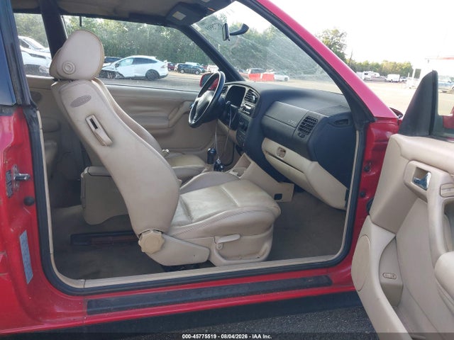45775519 :رقم المزاد ، 3VWDC21V21M807260 vin ، 2001 Volkswagen Cabrio Glx مزاد بيع