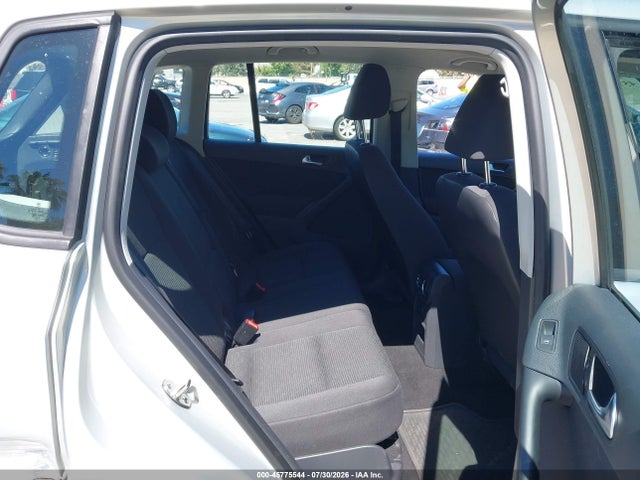 WVGBV7AXXFW514762 Volkswagen TIGUAN S