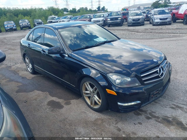 2014 Mercedes-benz C 300 Sport 4matic მანქანა იყიდება აუქციონზე, vin: WDDGF8AB1EG221171, აუქციონის ნომერი: 45775654