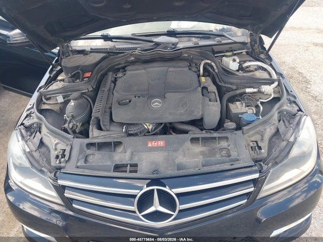 2014 Mercedes-benz C 300 Sport 4matic მანქანა იყიდება აუქციონზე, vin: WDDGF8AB1EG221171, აუქციონის ნომერი: 45775654