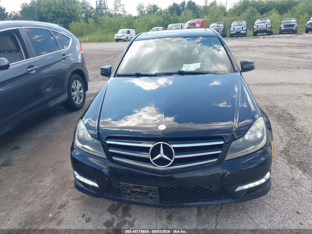2014 Mercedes-benz C 300 Sport 4matic მანქანა იყიდება აუქციონზე, vin: WDDGF8AB1EG221171, აუქციონის ნომერი: 45775654