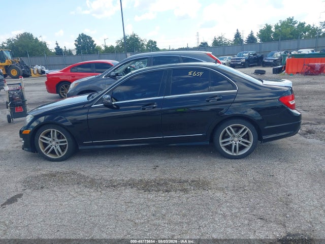 2014 Mercedes-benz C 300 Sport 4matic მანქანა იყიდება აუქციონზე, vin: WDDGF8AB1EG221171, აუქციონის ნომერი: 45775654