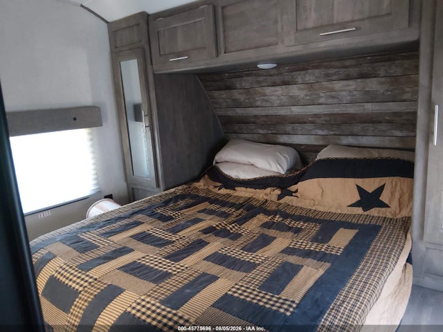2022 Forest River Xlr Boost 27qb Travel Trailer მანქანა იყიდება აუქციონზე, vin: 5ZT2XLSB6NZ000848, აუქციონის ნომერი: 45775696