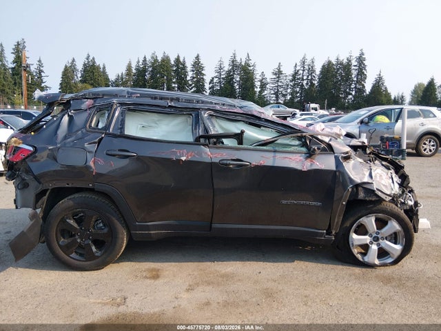 3C4NJDBB8JT423387 Jeep Compass Latitude 4x4