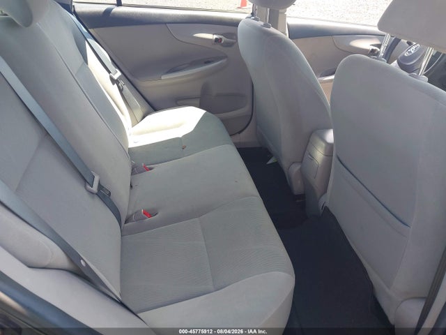 45775912 :رقم المزاد ، 2T1BU4EE2DC985017 vin ، 2013 Toyota Corolla Le مزاد بيع