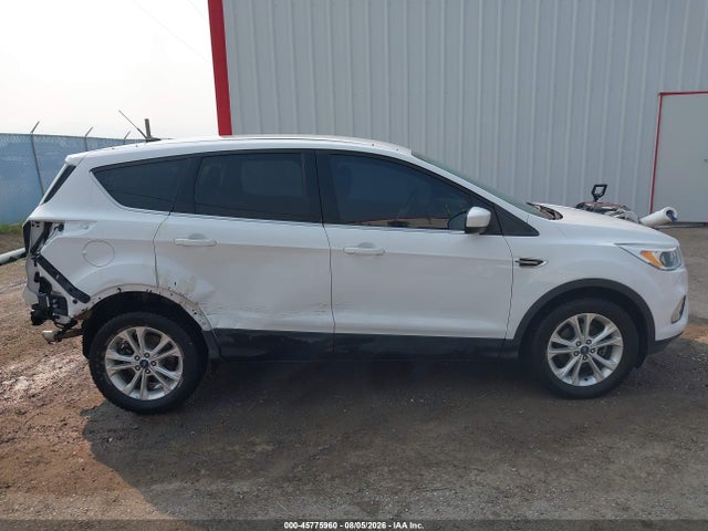 1FMCU0GD2HUE77362 Ford ESCAPE SE