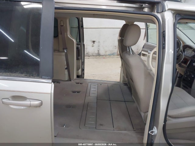 2008 Chrysler Town & Country Touring მანქანა იყიდება აუქციონზე, vin: 2A8HR54P38R610207, აუქციონის ნომერი: 45775997
