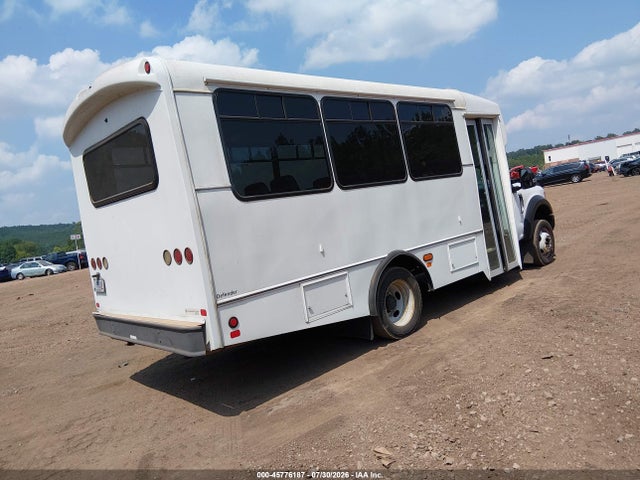 45776187 :رقم المزاد ، 1FDAF4GY3HEF23027 vin ، 2017 Ford F-450 Chassis Xl مزاد بيع