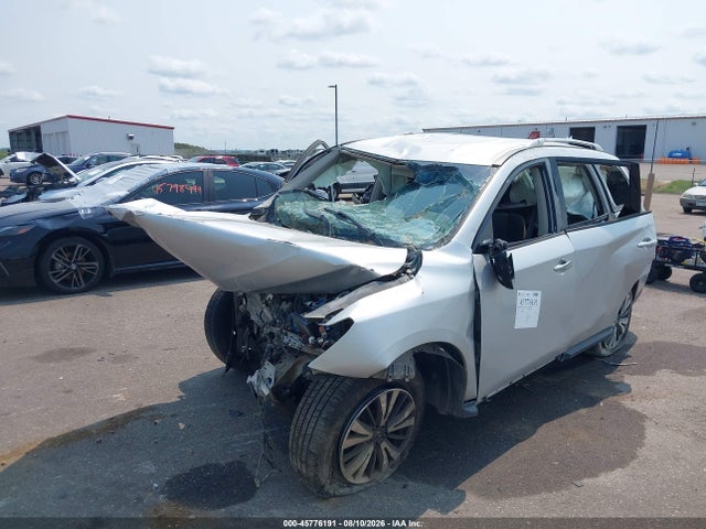 45776191 :رقم المزاد ، 5N1DR2MM0HC616254 vin ، 2017 Nissan Pathfinder Platinum/s/sl/sv مزاد بيع