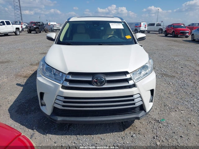 Продажа на аукционе авто 2017 Toyota Highlander Xle, vin: 5TDKZRFH5HS517254, номер лота: 45776506