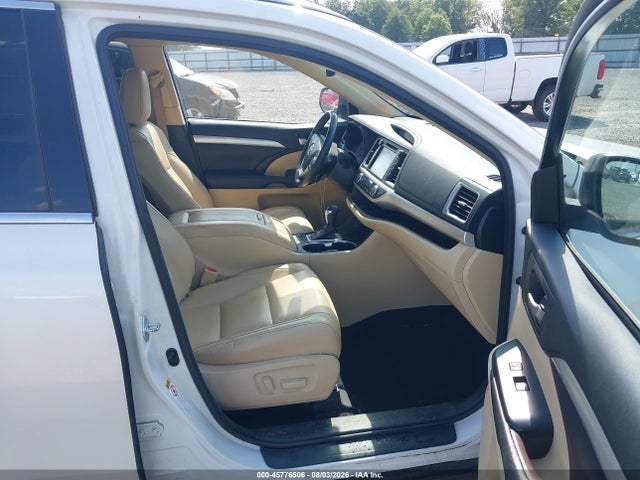 Продажа на аукционе авто 2017 Toyota Highlander Xle, vin: 5TDKZRFH5HS517254, номер лота: 45776506
