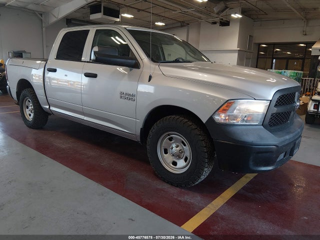 RAM 1500 Tradesman 4x2 5'7 Box 2018 1C6RR6KG6JS296522 головне зображення
