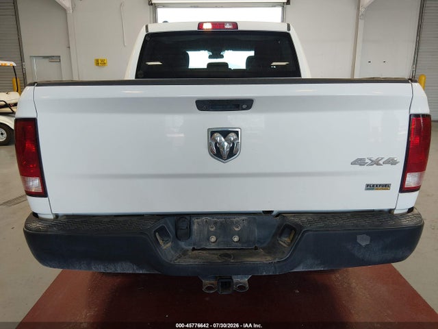 1C6RR7KG0JS133483 RAM 1500 Tradesman 4x4 5&#039;7 Box