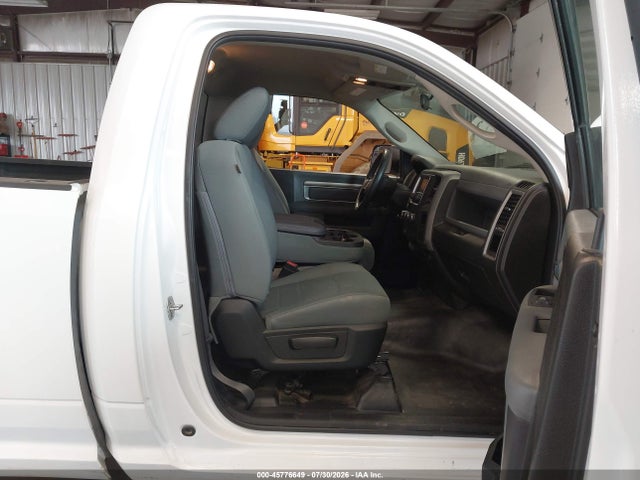 3C6JR7DG3KG503361 RAM 1500 Classic Tradesman 4x4 8&#039; Box