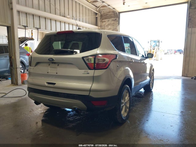 Ford ESCAPE SE 2017 1FMCU9GD6HUE50413 Image 4