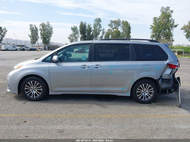 5TDYZ3DC3JS932612 Toyota Sienna Xle 7 Passenger