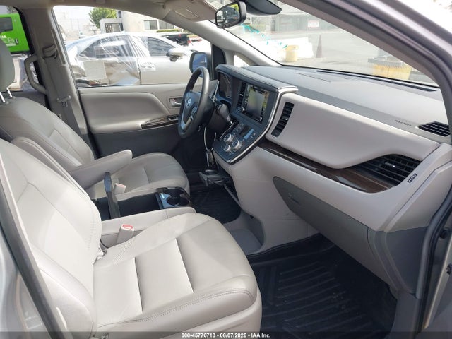5TDYZ3DC3JS932612 Toyota Sienna Xle 7 Passenger