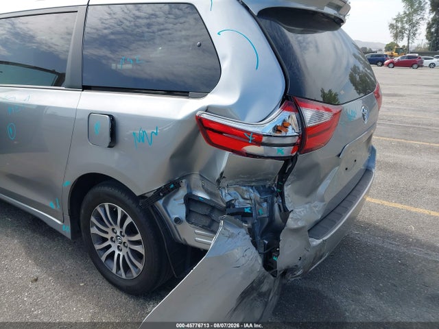 5TDYZ3DC3JS932612 Toyota Sienna Xle 7 Passenger