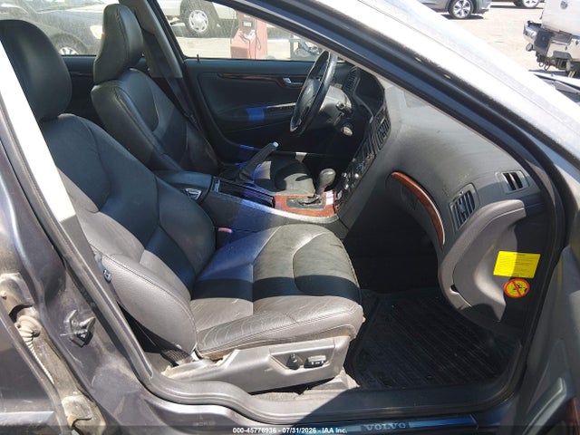 2005 Volvo V70 2.5t A/2.5t A Sr მანქანა იყიდება აუქციონზე, vin: YV1SW592952470929, აუქციონის ნომერი: 45776936