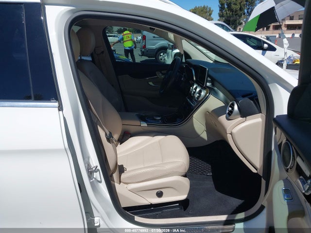 Aukcja sprzedaży 2017 Mercedes-benz Glc 300, vin: WDC0G4JB1HV011164, numer aukcji: 45776992