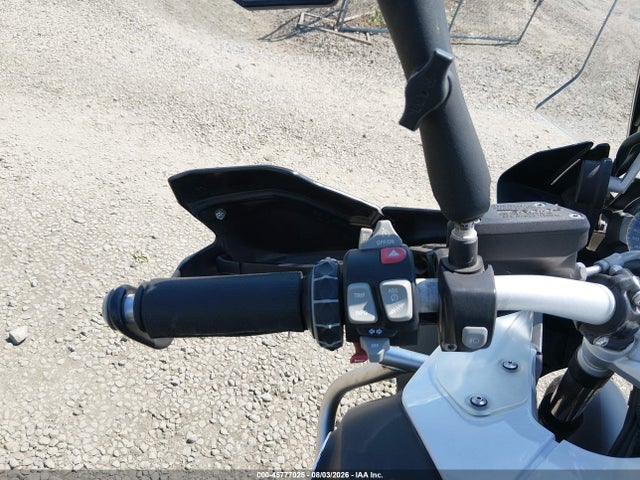 BMW R1200 Gs Adventure 2017 WB10A1209HZ897999 Image 17