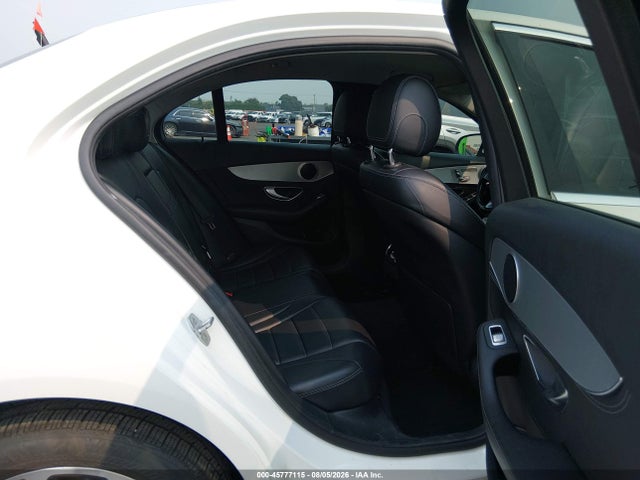 2015 Mercedes-benz C 300 4matic მანქანა იყიდება აუქციონზე, vin: 55SWF4KB5FU036788, აუქციონის ნომერი: 45777115