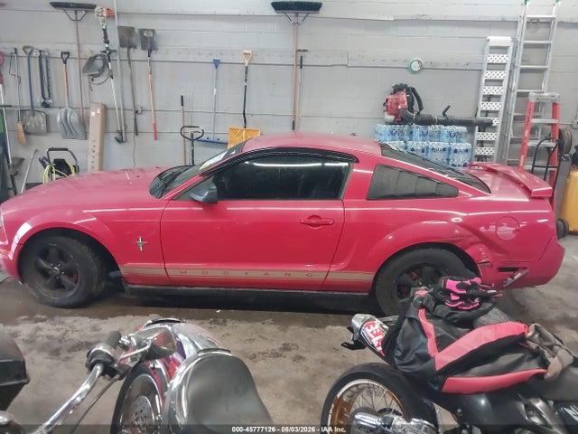 45777126 :رقم المزاد ، 1ZVFT80N165140417 vin ، 2006 Ford Mustang V6 مزاد بيع