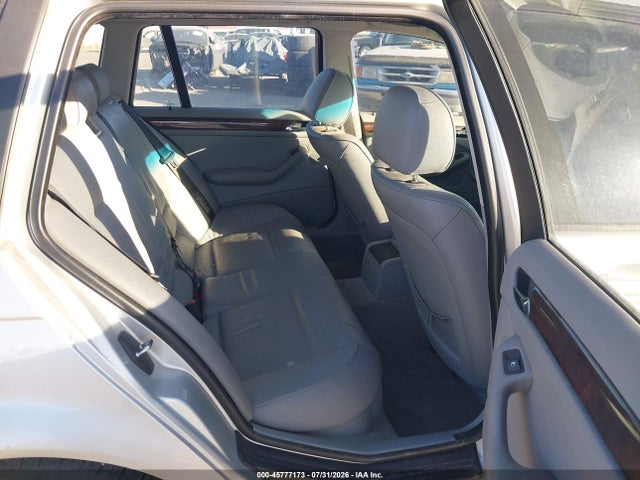 45777173 :رقم المزاد ، WBAAR3343YJM01801 vin ، 2000 Bmw 323it مزاد بيع