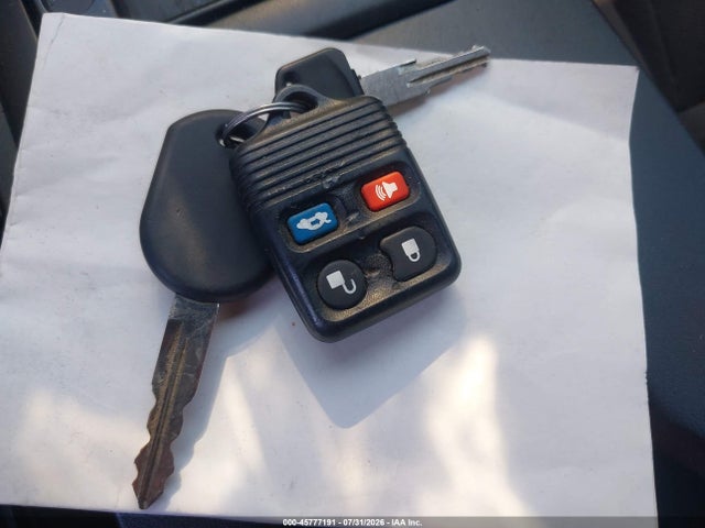 45777191 :رقم المزاد ، 1ZVFT80N865123209 vin ، 2006 Ford Mustang V6 مزاد بيع