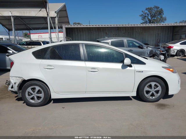 JTDKN3DU9F1961238 Toyota Prius Three