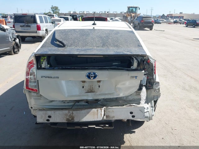 JTDKN3DU9F1961238 Toyota Prius Three