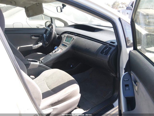 JTDKN3DU9F1961238 Toyota Prius Three
