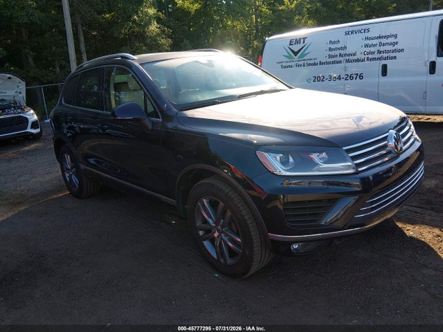 2015 Volkswagen Touareg V6 Lux მანქანა იყიდება აუქციონზე, vin: WVGEF9BPXFD006811, აუქციონის ნომერი: 45777295