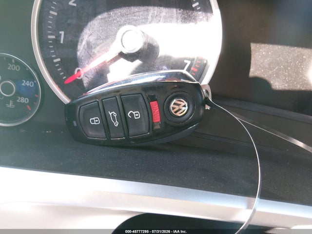 2015 Volkswagen Touareg V6 Lux მანქანა იყიდება აუქციონზე, vin: WVGEF9BPXFD006811, აუქციონის ნომერი: 45777295