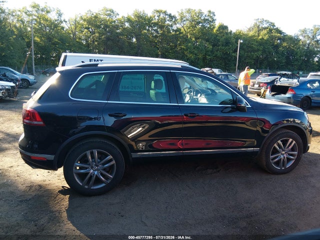 2015 Volkswagen Touareg V6 Lux მანქანა იყიდება აუქციონზე, vin: WVGEF9BPXFD006811, აუქციონის ნომერი: 45777295