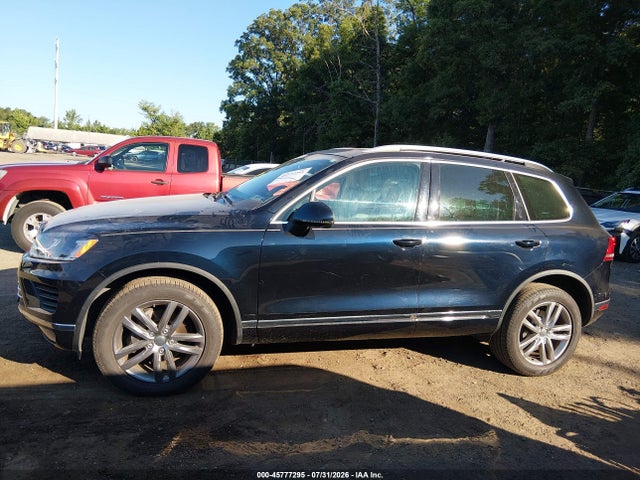 2015 Volkswagen Touareg V6 Lux მანქანა იყიდება აუქციონზე, vin: WVGEF9BPXFD006811, აუქციონის ნომერი: 45777295