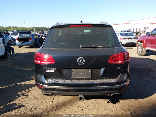 2015 Volkswagen Touareg V6 Lux მანქანა იყიდება აუქციონზე, vin: WVGEF9BPXFD006811, აუქციონის ნომერი: 45777295