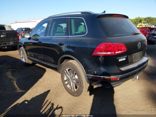 2015 Volkswagen Touareg V6 Lux მანქანა იყიდება აუქციონზე, vin: WVGEF9BPXFD006811, აუქციონის ნომერი: 45777295