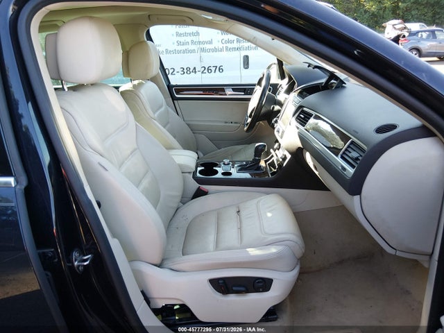 2015 Volkswagen Touareg V6 Lux მანქანა იყიდება აუქციონზე, vin: WVGEF9BPXFD006811, აუქციონის ნომერი: 45777295