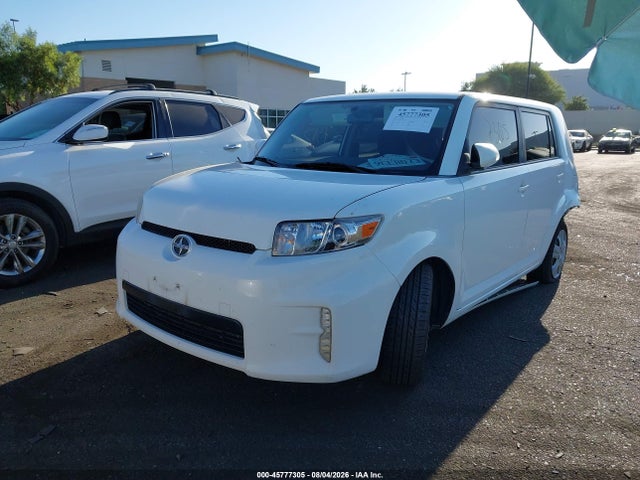 Scion XB 2015 JTLZE4FEXFJ066792 Image 2